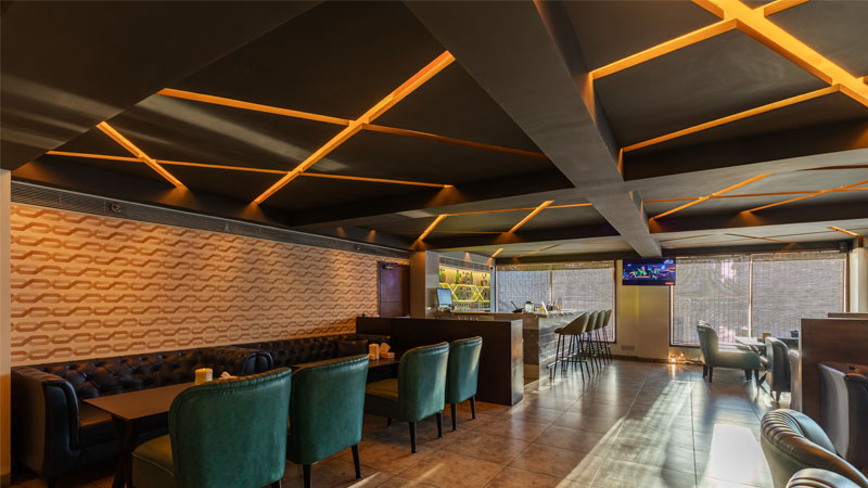 Dive In The Bar
